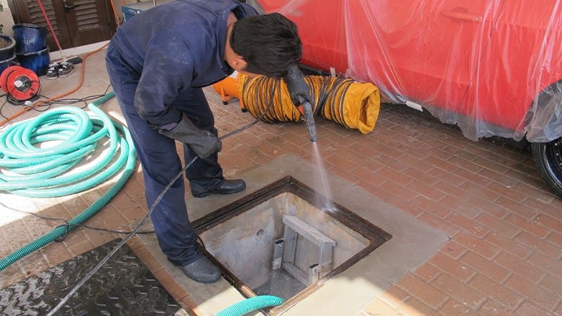 water tank cleaning dubai